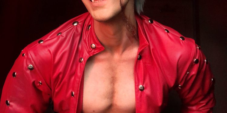 CCXP recebe o cosplayer Leon Chiro