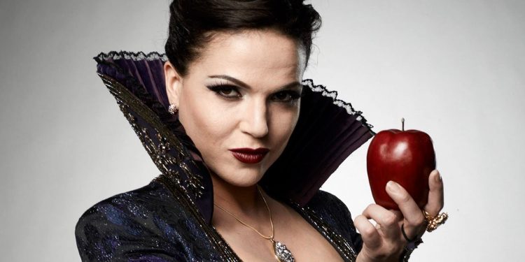 CCXP confirma participação da atriz Lana Parrilla