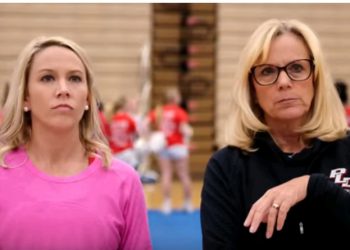 Nova série do canal LIFETIME acompanha mãe e filha, técnicas de equipes de líderes de torcida