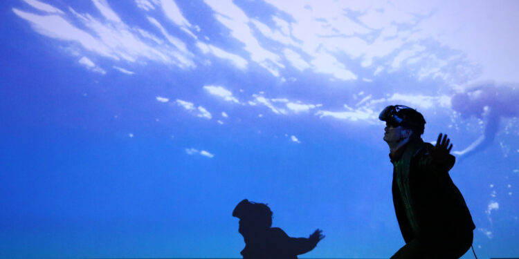 MUBI estreia com exclusividade o primeiro longa da diretora de Aves de Rapina, Cathy Yan