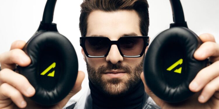 DJ Alok lança marca de Fones e produtos eletrônicos