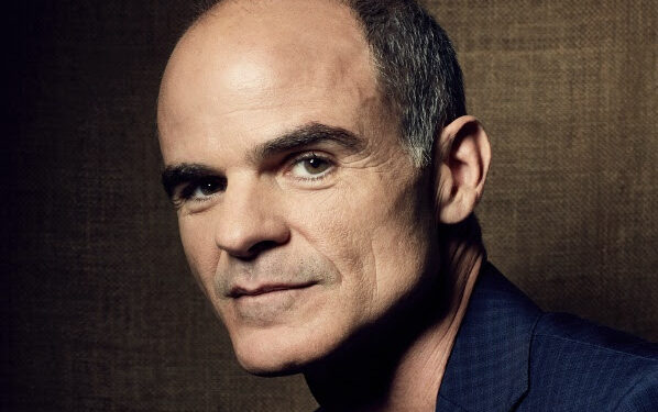 Michael Kelly, indicado ao Emmy, se junta ao elenco da série Lioness do Paramount+